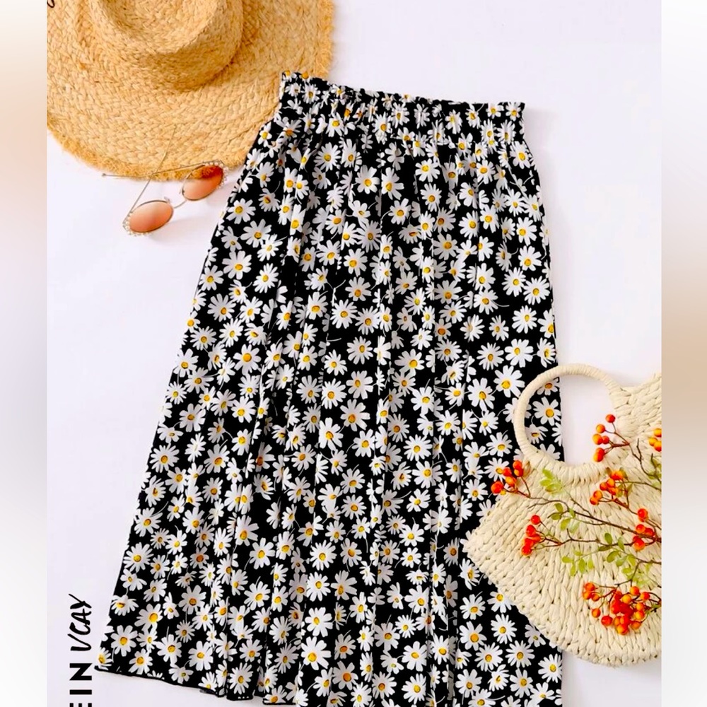 Black skirt with daisy pattern